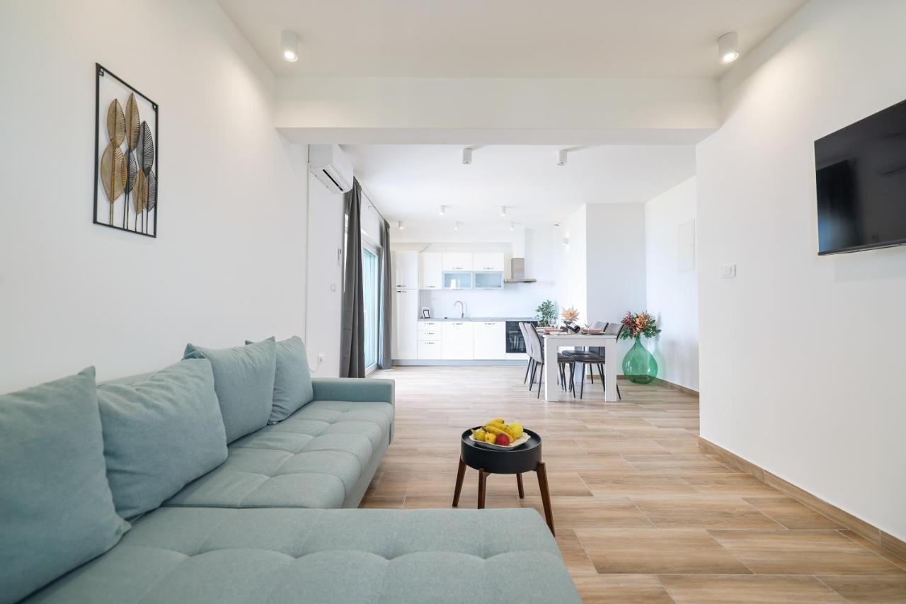Miletici Beachfront Apartments Tic With Seaview מראה חיצוני תמונה