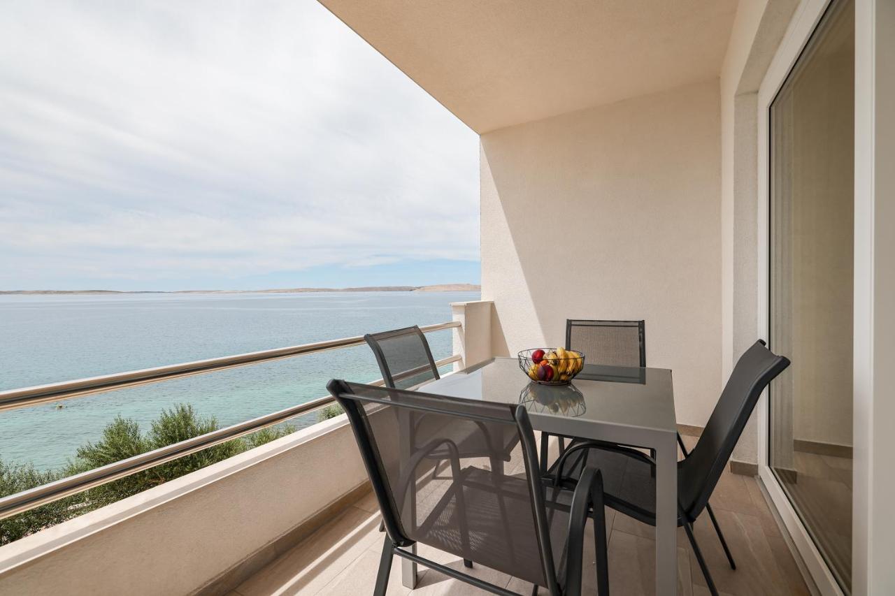 Miletici Beachfront Apartments Tic With Seaview מראה חיצוני תמונה
