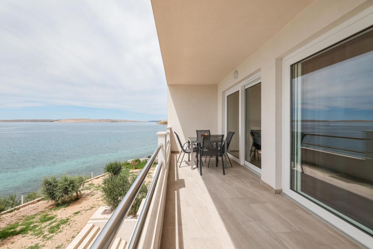 Miletici Beachfront Apartments Tic With Seaview מראה חיצוני תמונה
