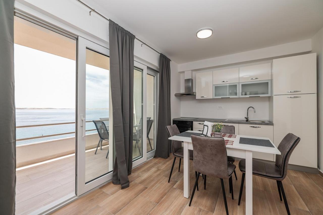 Miletici Beachfront Apartments Tic With Seaview מראה חיצוני תמונה