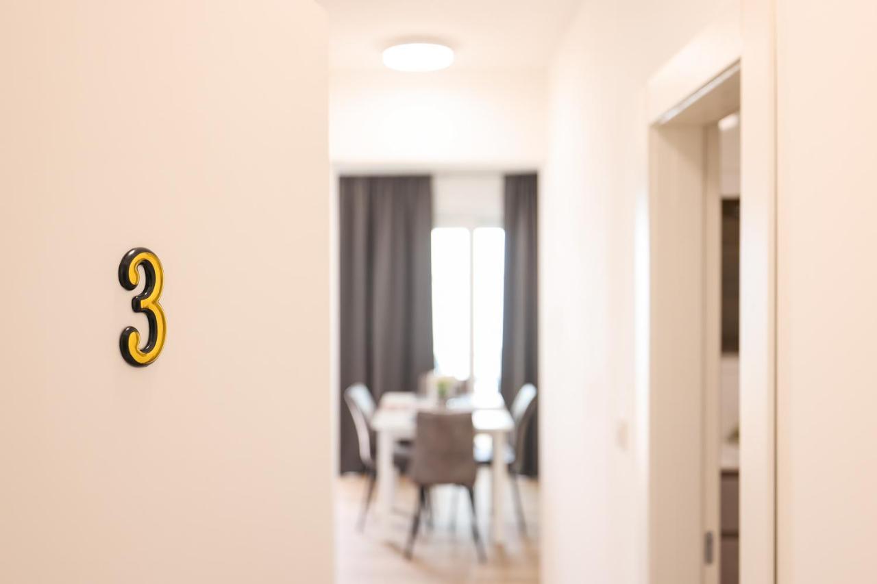 Miletici Beachfront Apartments Tic With Seaview מראה חיצוני תמונה