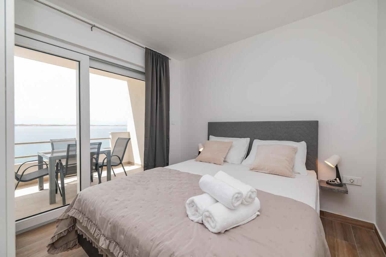 Miletici Beachfront Apartments Tic With Seaview מראה חיצוני תמונה