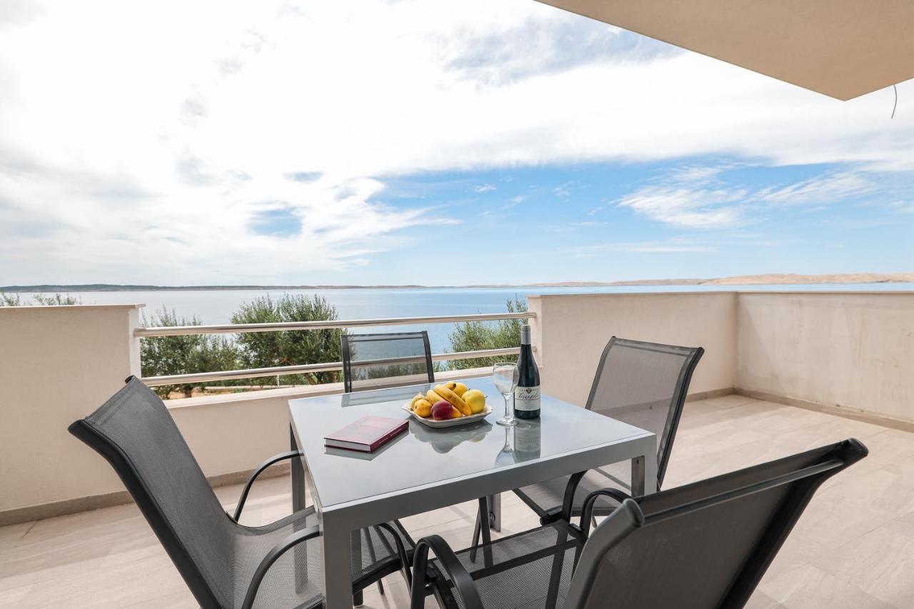 Miletici Beachfront Apartments Tic With Seaview מראה חיצוני תמונה