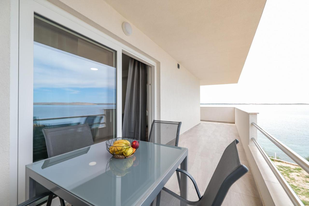 Miletici Beachfront Apartments Tic With Seaview מראה חיצוני תמונה