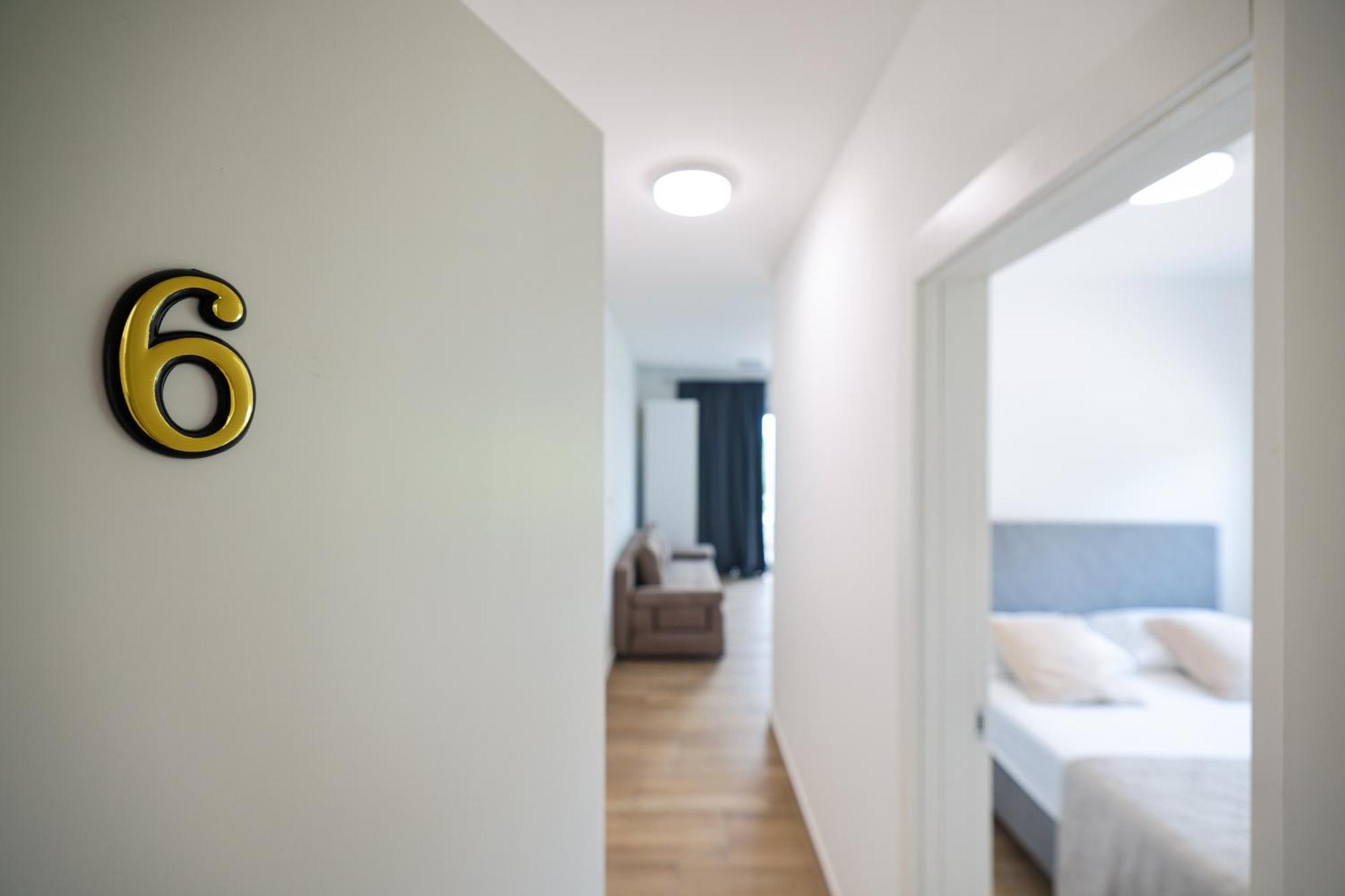 Miletici Beachfront Apartments Tic With Seaview מראה חיצוני תמונה
