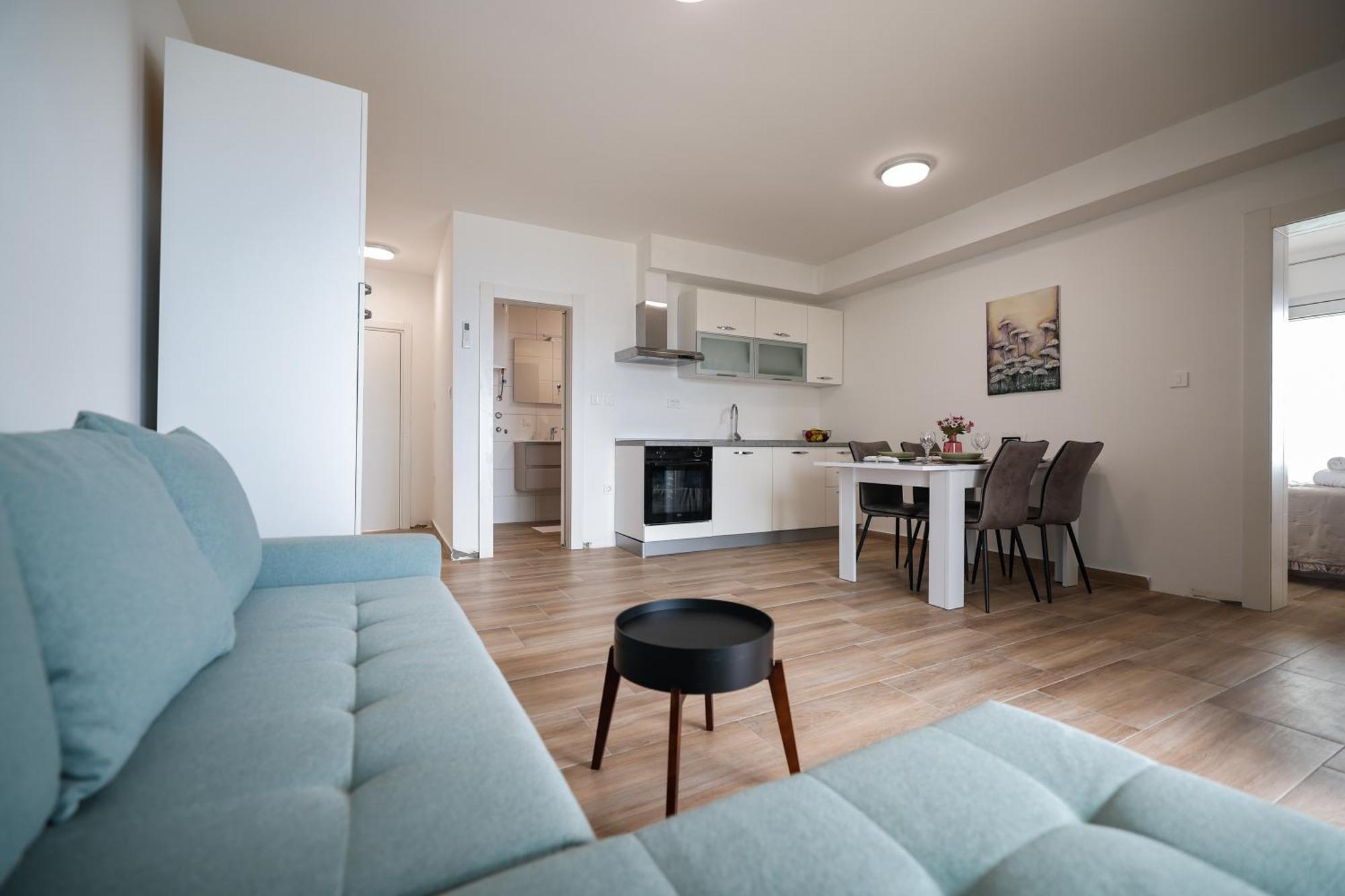 Miletici Beachfront Apartments Tic With Seaview מראה חיצוני תמונה
