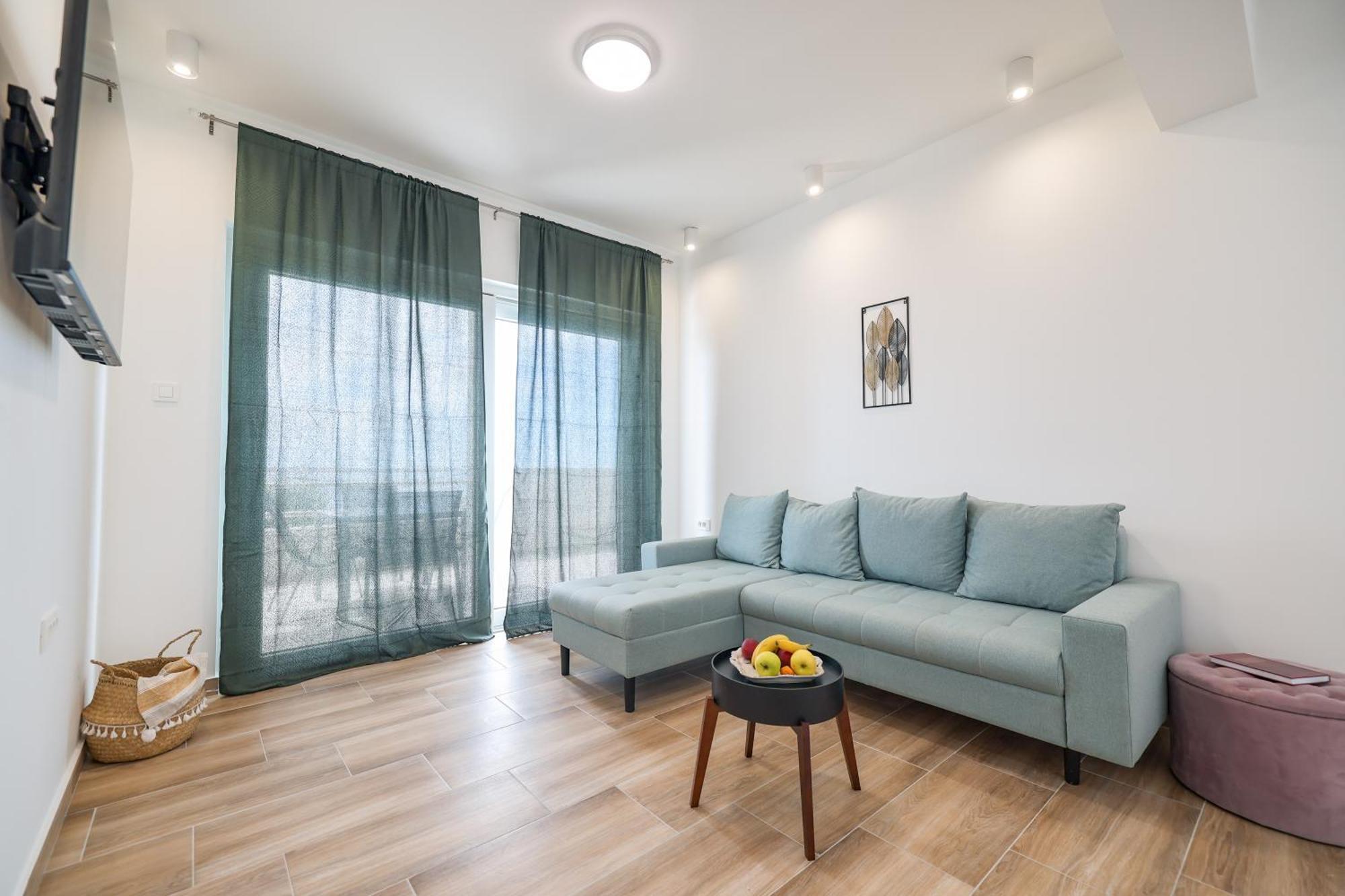 Miletici Beachfront Apartments Tic With Seaview מראה חיצוני תמונה