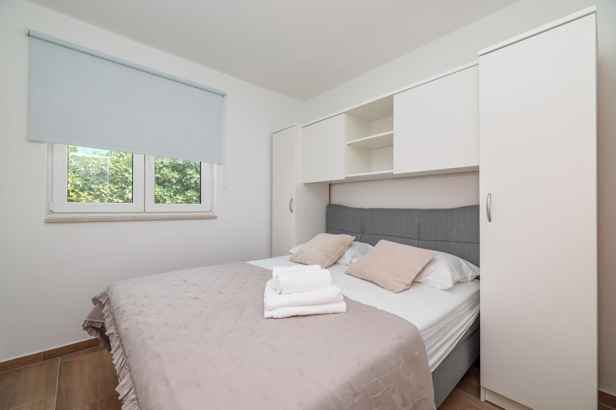 Miletici Beachfront Apartments Tic With Seaview מראה חיצוני תמונה