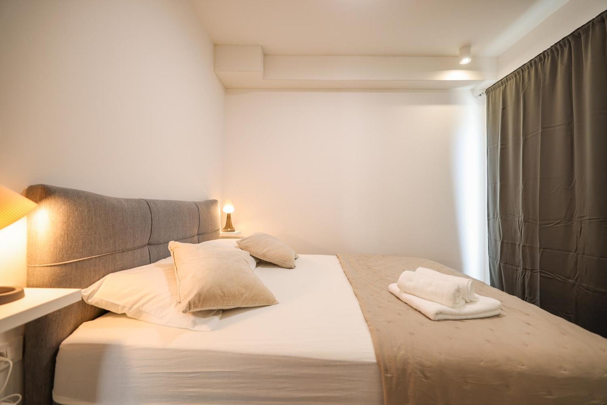 Miletici Beachfront Apartments Tic With Seaview מראה חיצוני תמונה