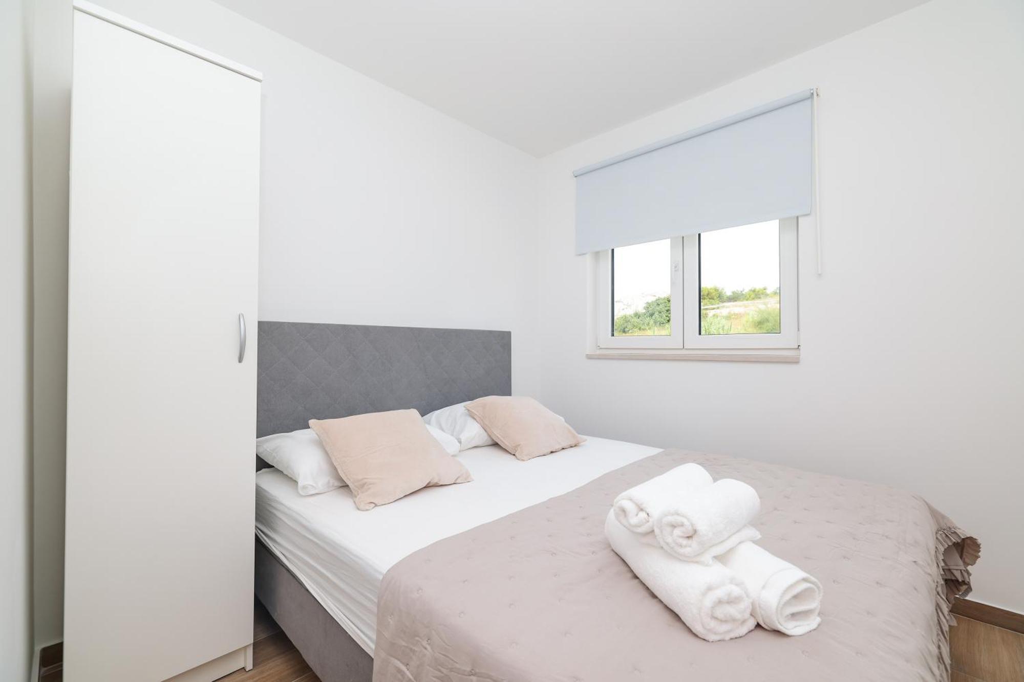 Miletici Beachfront Apartments Tic With Seaview מראה חיצוני תמונה