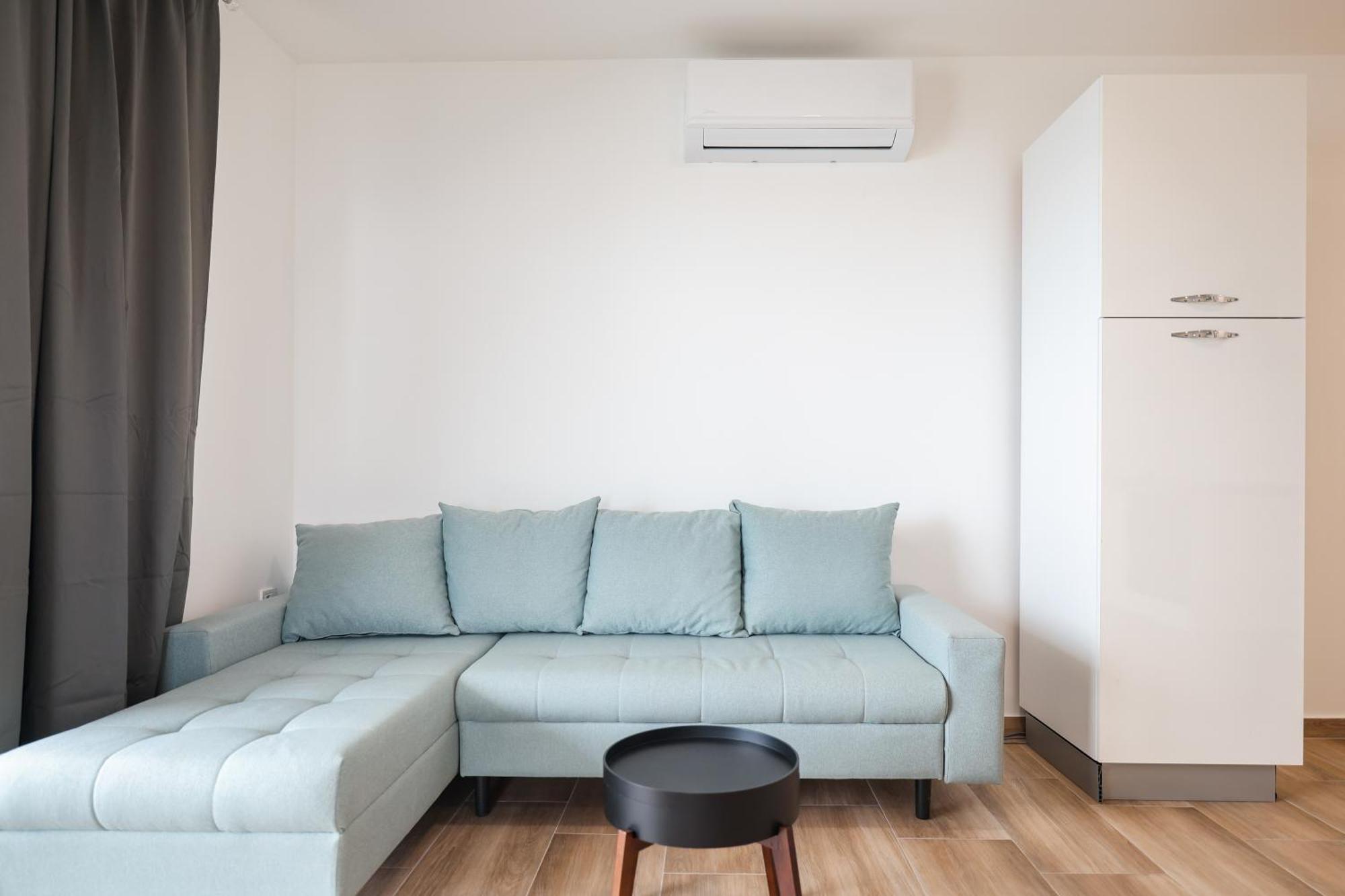 Miletici Beachfront Apartments Tic With Seaview מראה חיצוני תמונה