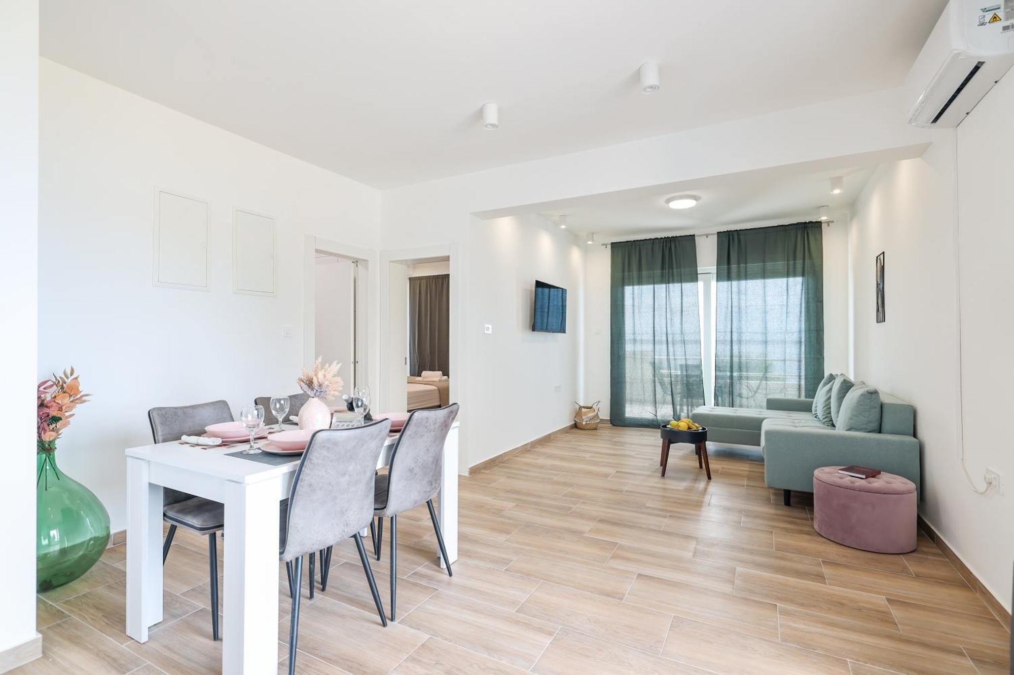 Miletici Beachfront Apartments Tic With Seaview מראה חיצוני תמונה